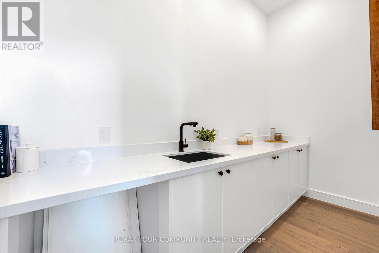 357 Glen Park Avenue, Toronto, Ontario  M6B 2E6 - Photo 18 - W14102804