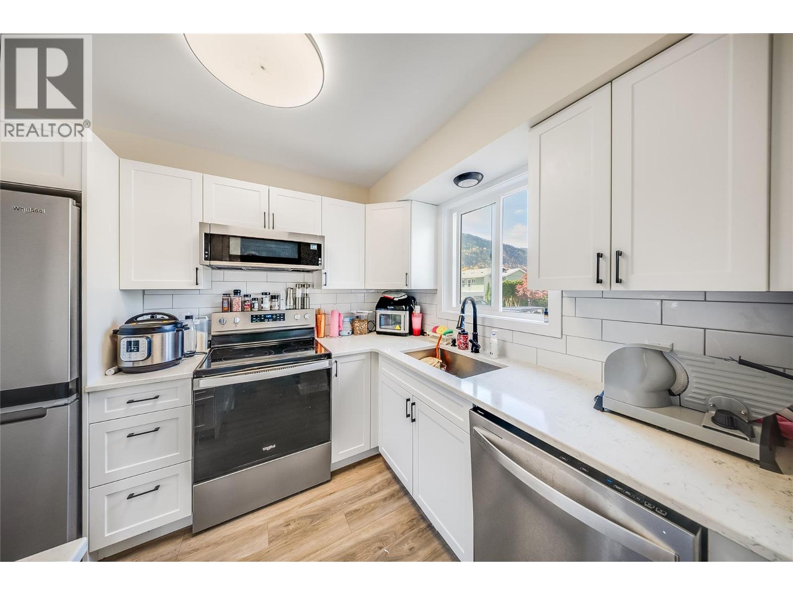 3307 Laurel Crescent, Trail, British Columbia  V1R 4M6 - Photo 10 - 10403918