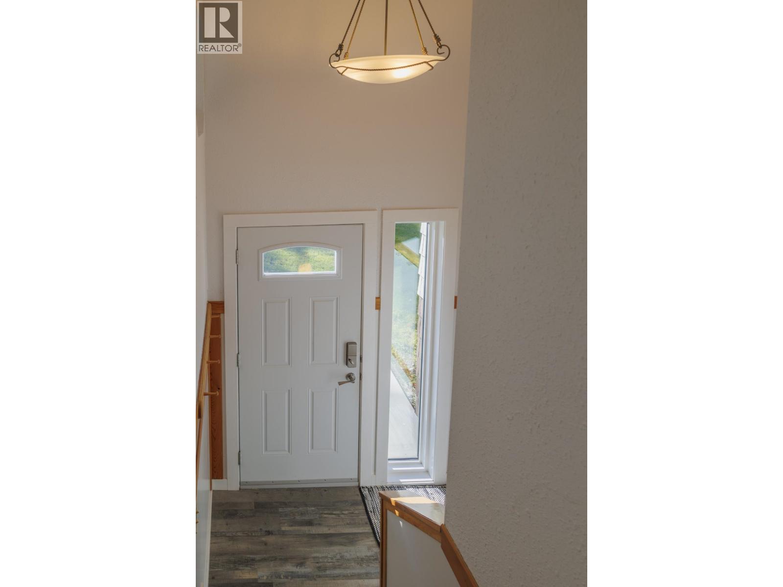 1115 Mcbride Crescent, Mcbride, British Columbia  V0J 2E0 - Photo 6 - R3177573