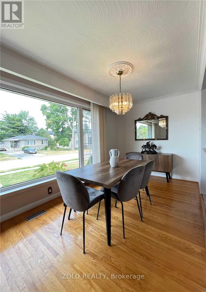 Main Floor - 346 Wenlock Avenue, Richmond Hill, Ontario  L4C 1M9 - Photo 4 - N14104616