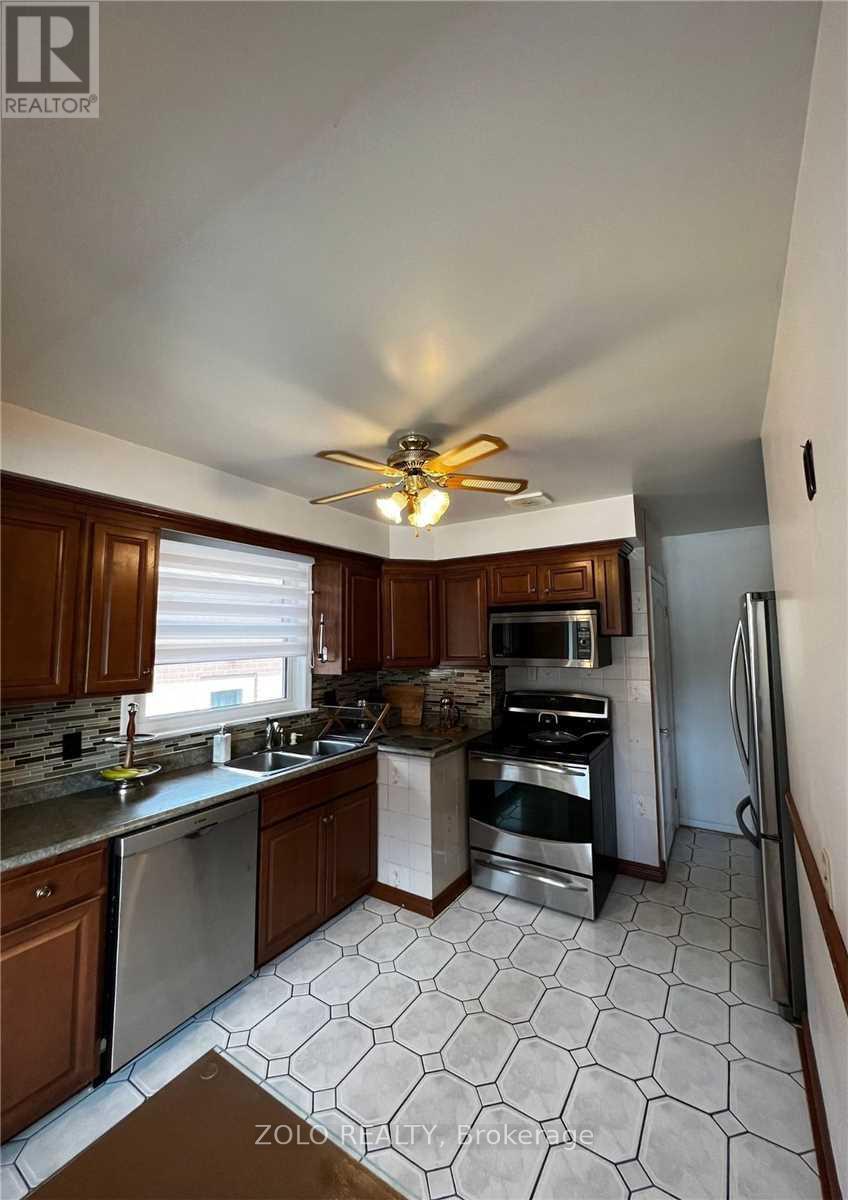 Main Floor - 346 Wenlock Avenue, Richmond Hill, Ontario  L4C 1M9 - Photo 5 - N14104616