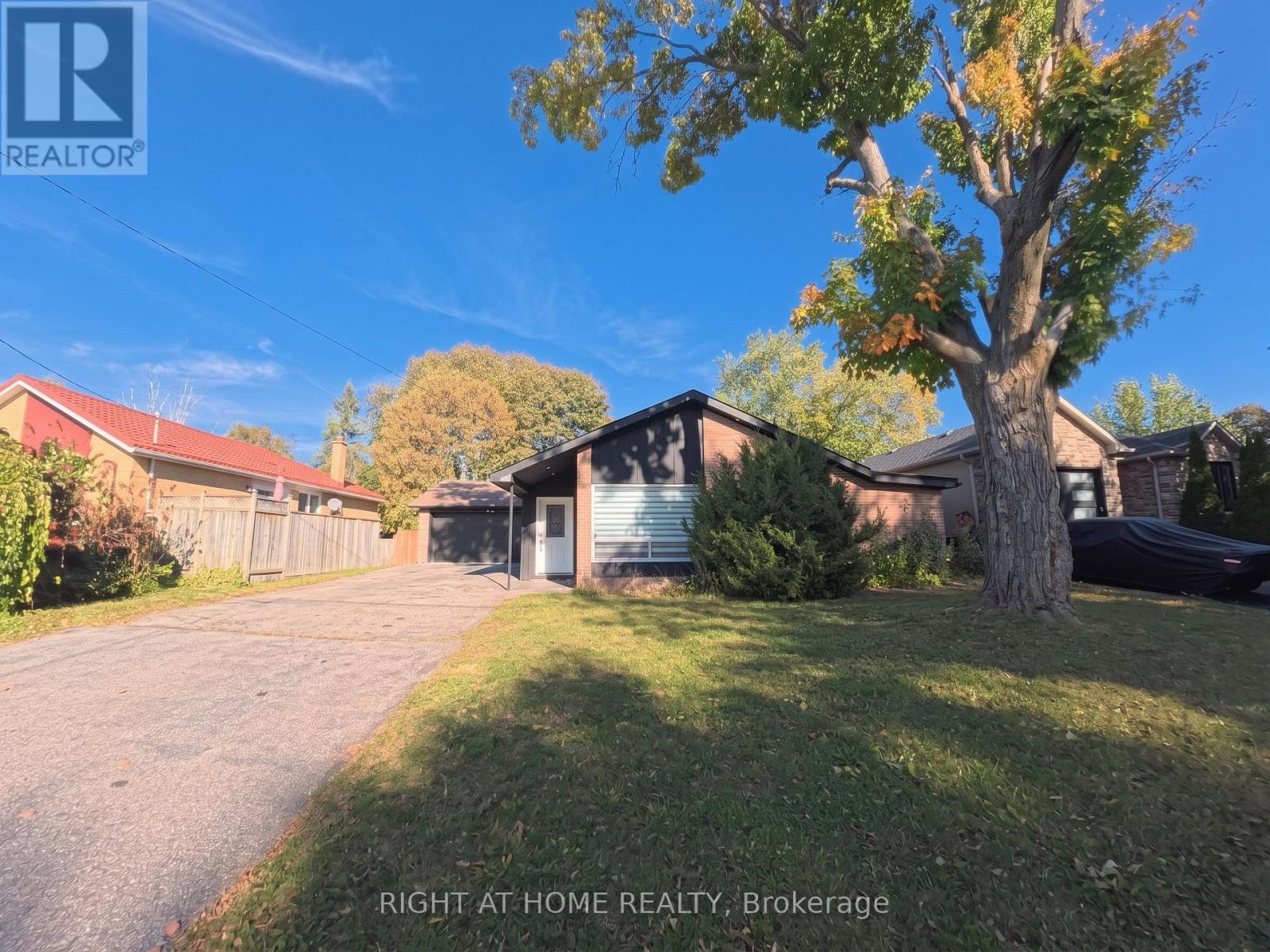 35 Knowles Crescent, Aurora, Ontario  L4G 1Z6 - Photo 1 - N14104654