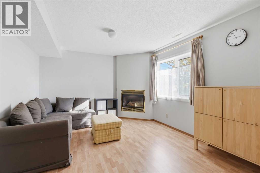 309 Sandringham Road NW, Calgary, Alberta  T3K 3Z1 - Photo 17 - A2353352