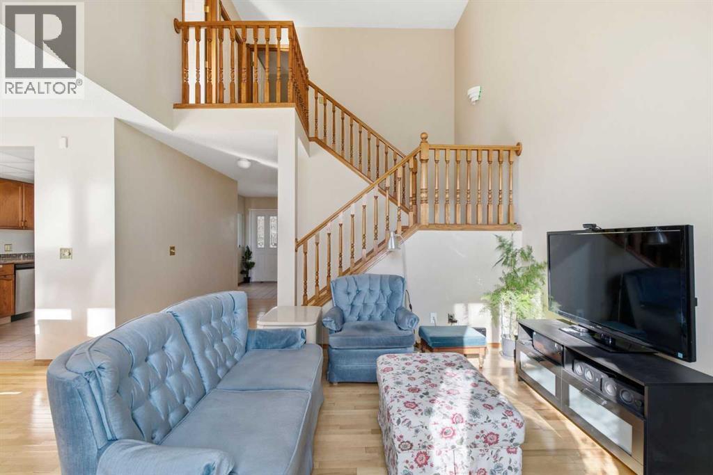 309 Sandringham Road NW, Calgary, Alberta  T3K 3Z1 - Photo 10 - A2353352