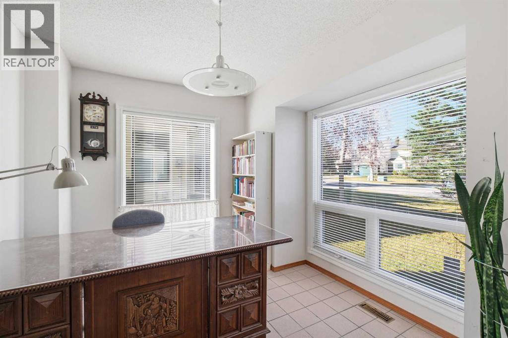 309 Sandringham Road NW, Calgary, Alberta  T3K 3Z1 - Photo 3 - A2353352