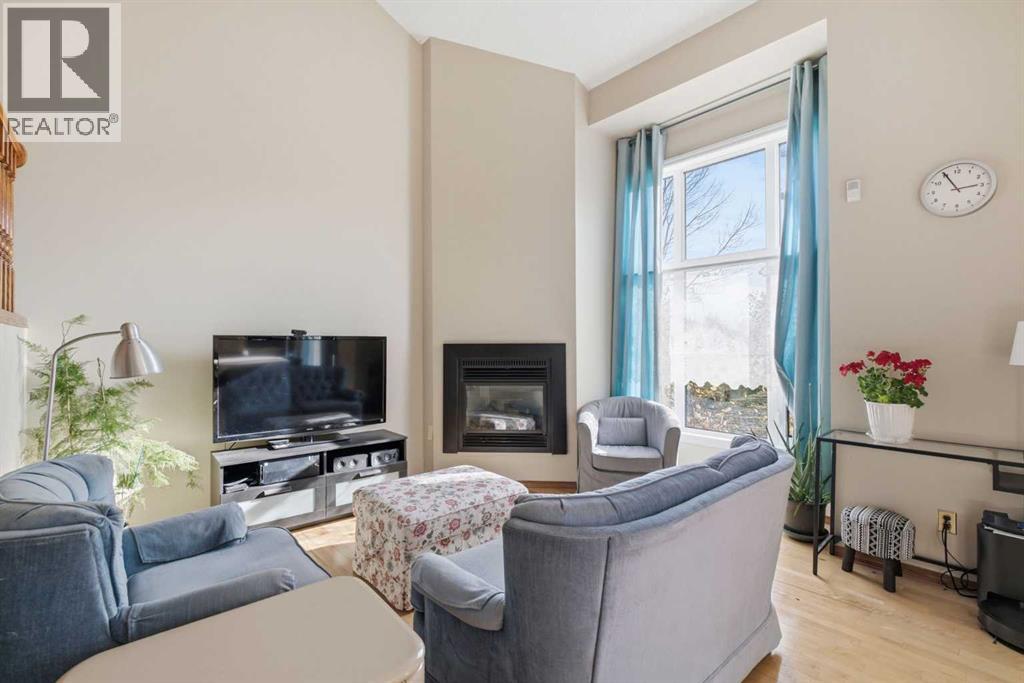 309 Sandringham Road NW, Calgary, Alberta  T3K 3Z1 - Photo 9 - A2353352