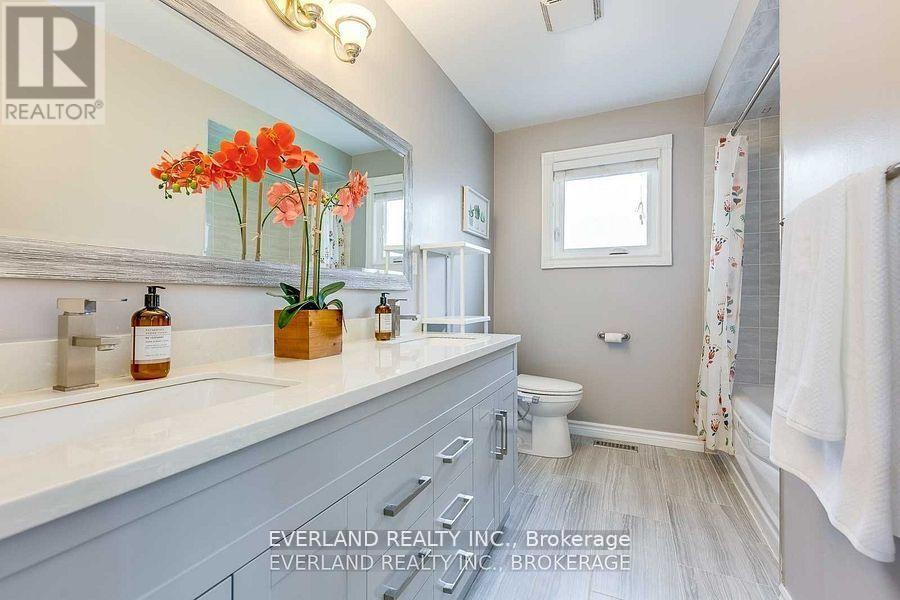 249 Nottingham Dr Drive, Oakville, Ontario  L6H 4H9 - Photo 18 - W14104662