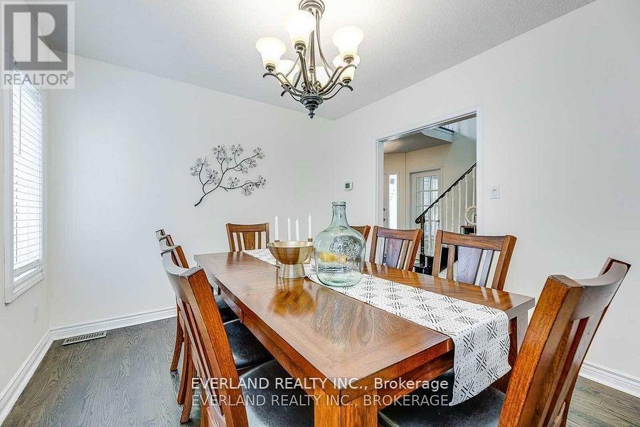 249 Nottingham Dr Drive, Oakville, Ontario  L6H 4H9 - Photo 4 - W14104662