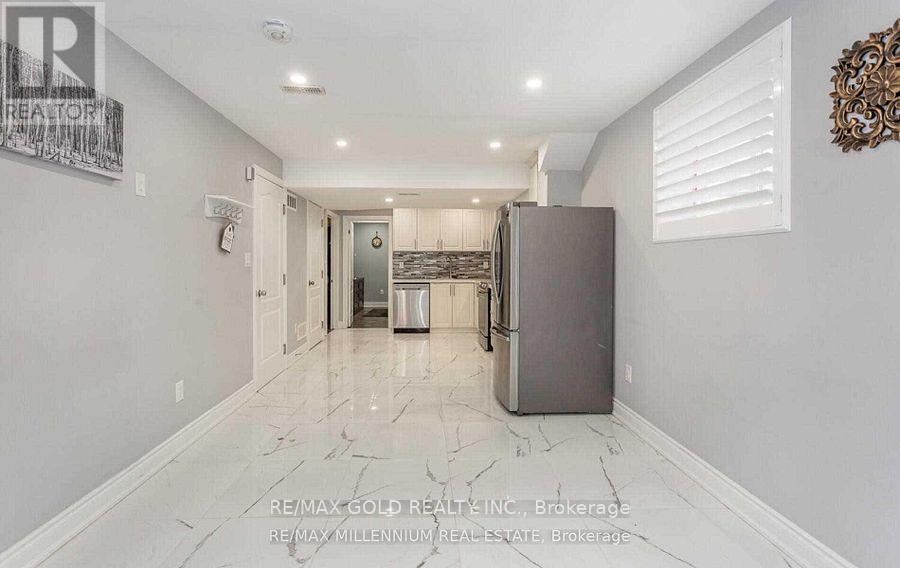 7 Vetch Street, Brampton, Ontario  L6Y 0E3 - Photo 38 - W14102372