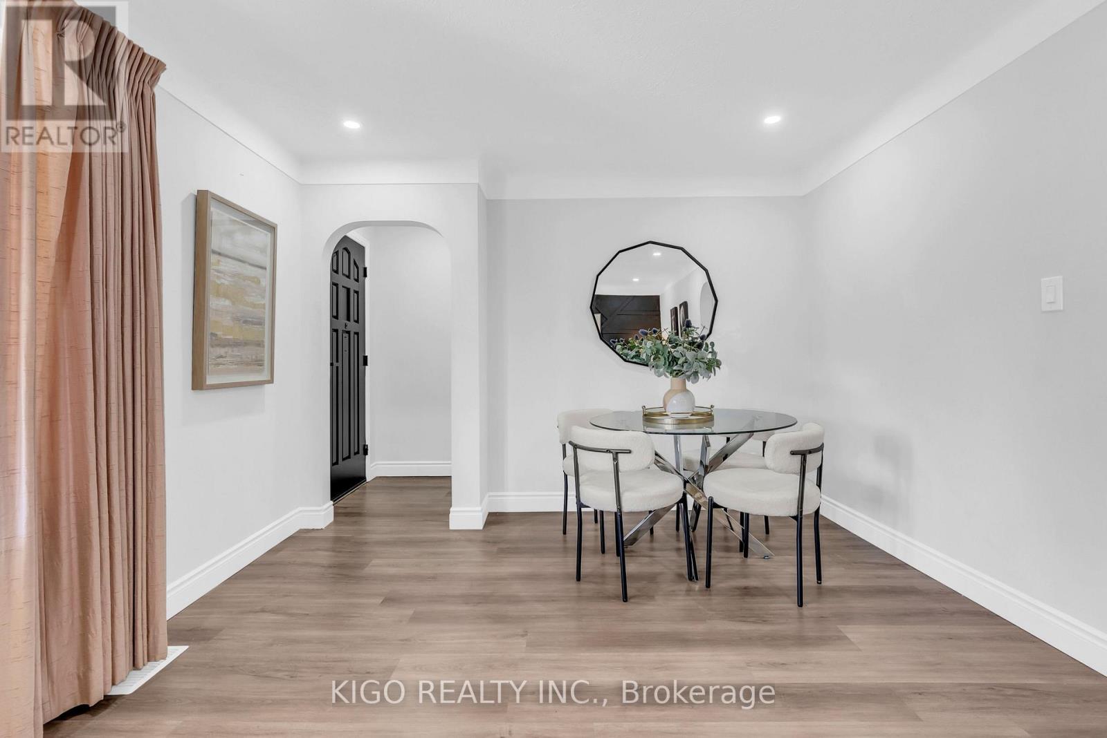 54 Tweedsmuir Avenue, London East, Ontario  N5W 1K7 - Photo 4 - X14104066