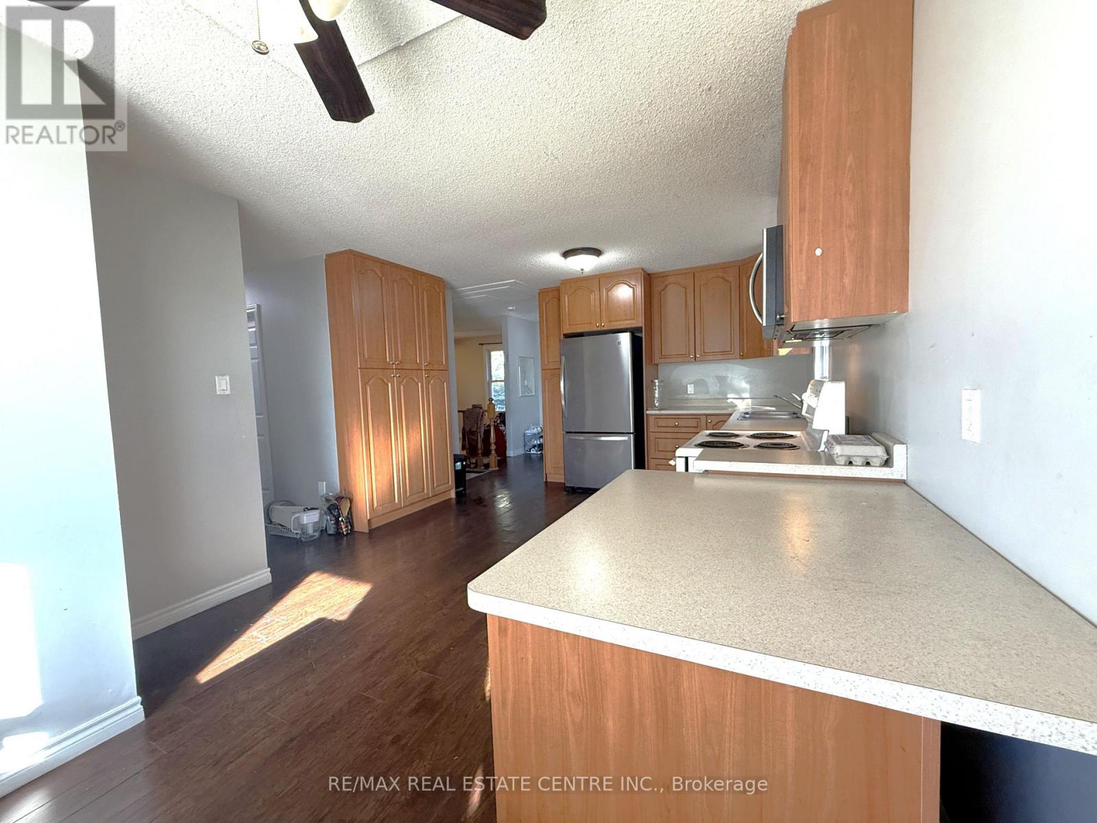 42 Southwood Court, Kitchener, Ontario  N2E 2H9 - Photo 11 - X14104632
