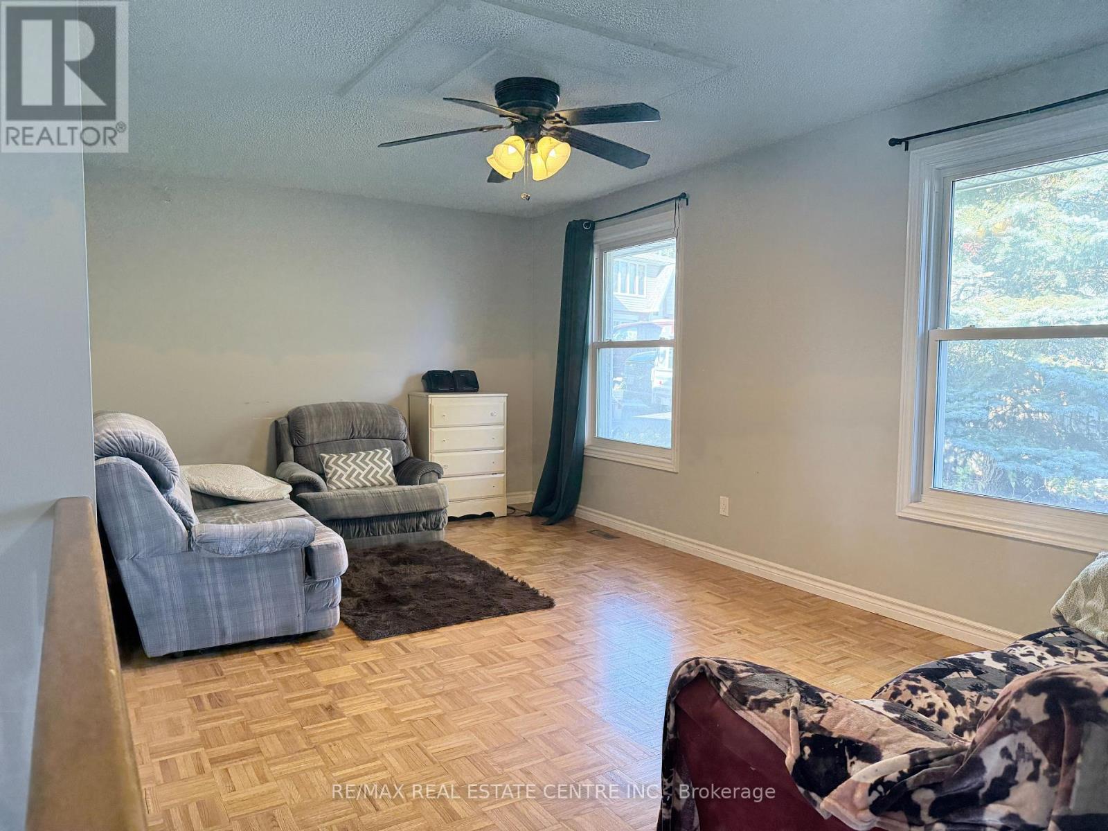 42 Southwood Court, Kitchener, Ontario  N2E 2H9 - Photo 4 - X14104632