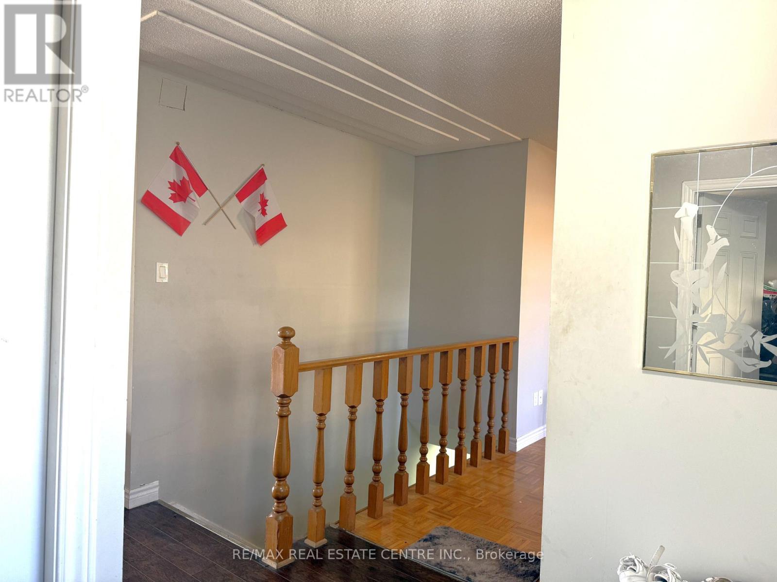 42 Southwood Court, Kitchener, Ontario  N2E 2H9 - Photo 8 - X14104632