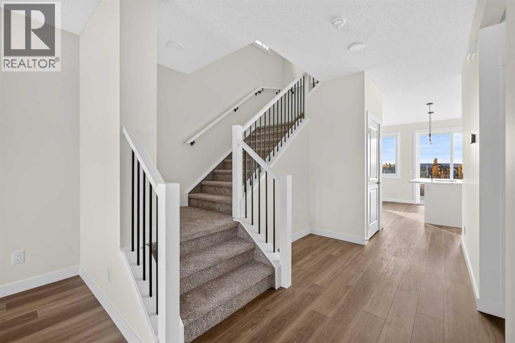 165 Silver Spruce Road SW, Calgary, Alberta  T2X 6L3 - Photo 5 - A2349974
