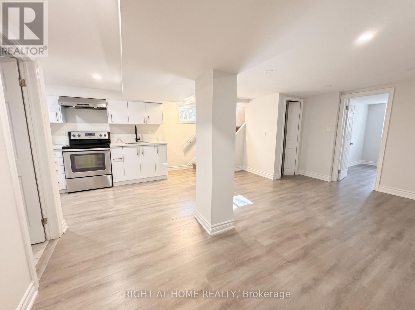 71 Rockport Crescent, Richmond Hill (Crosby), Ontario  L4C 2L7 - Photo 7 - N14104696