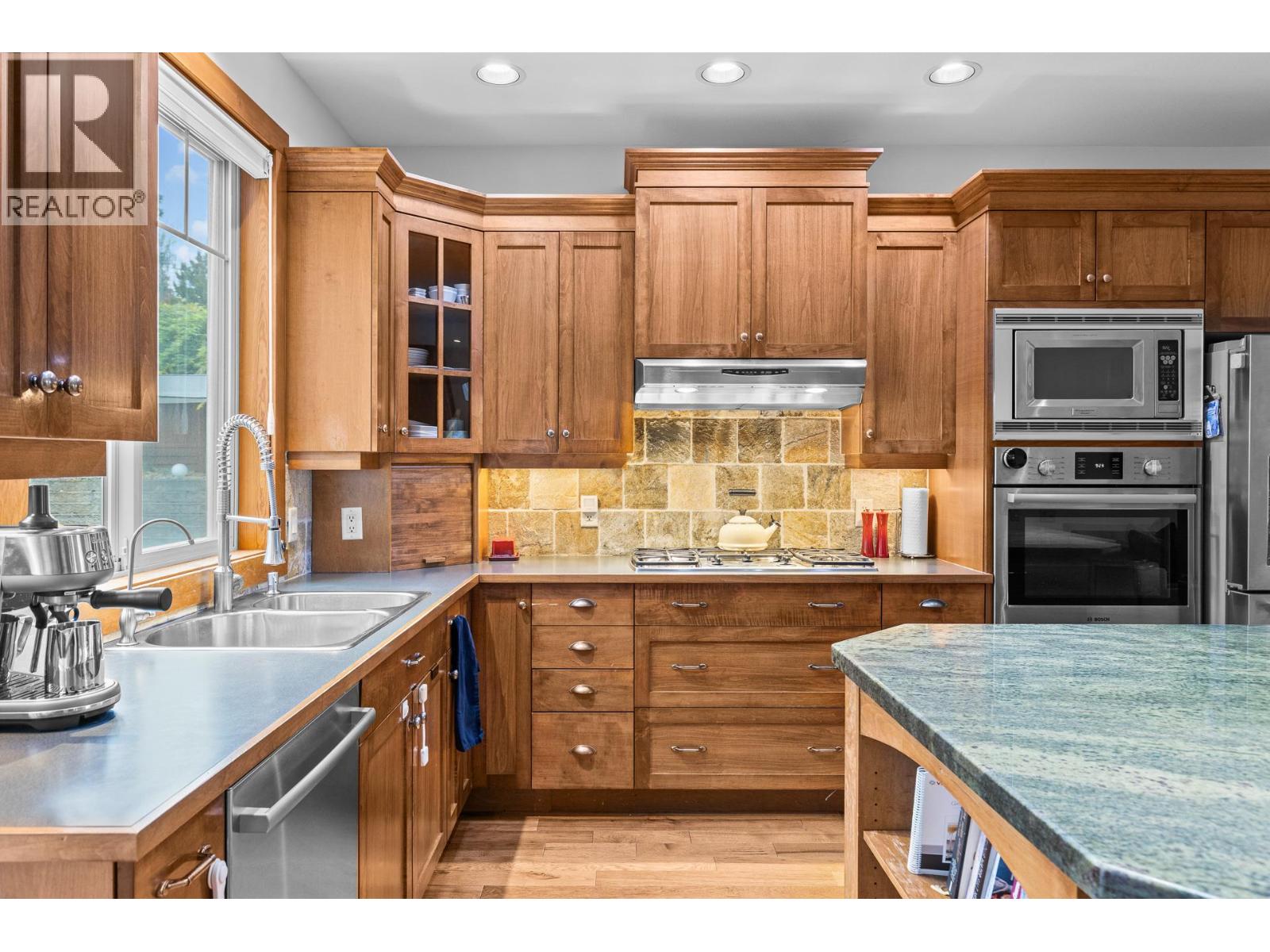 478 Okaview Road, Kelowna, British Columbia  V1Y 7R3 - Photo 15 - 10404104