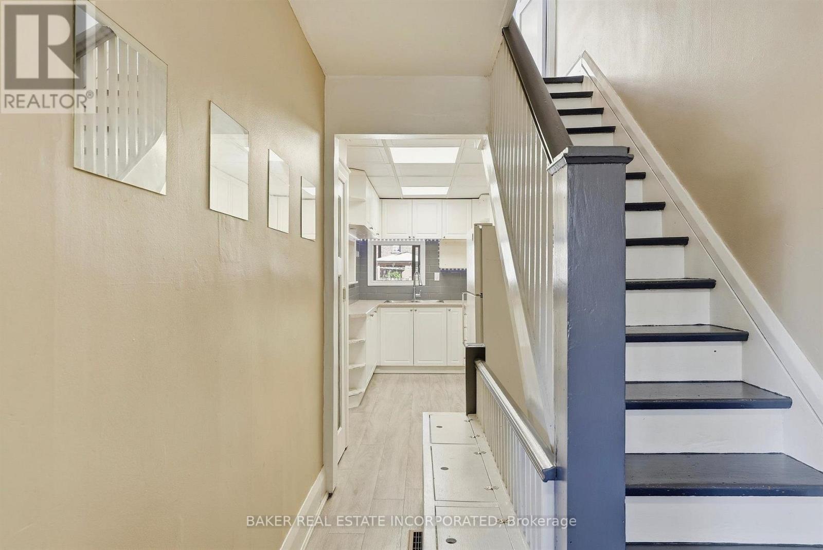 1867 Dufferin Street, Toronto, Ontario  M6E 3P5 - Photo 15 - C14103250