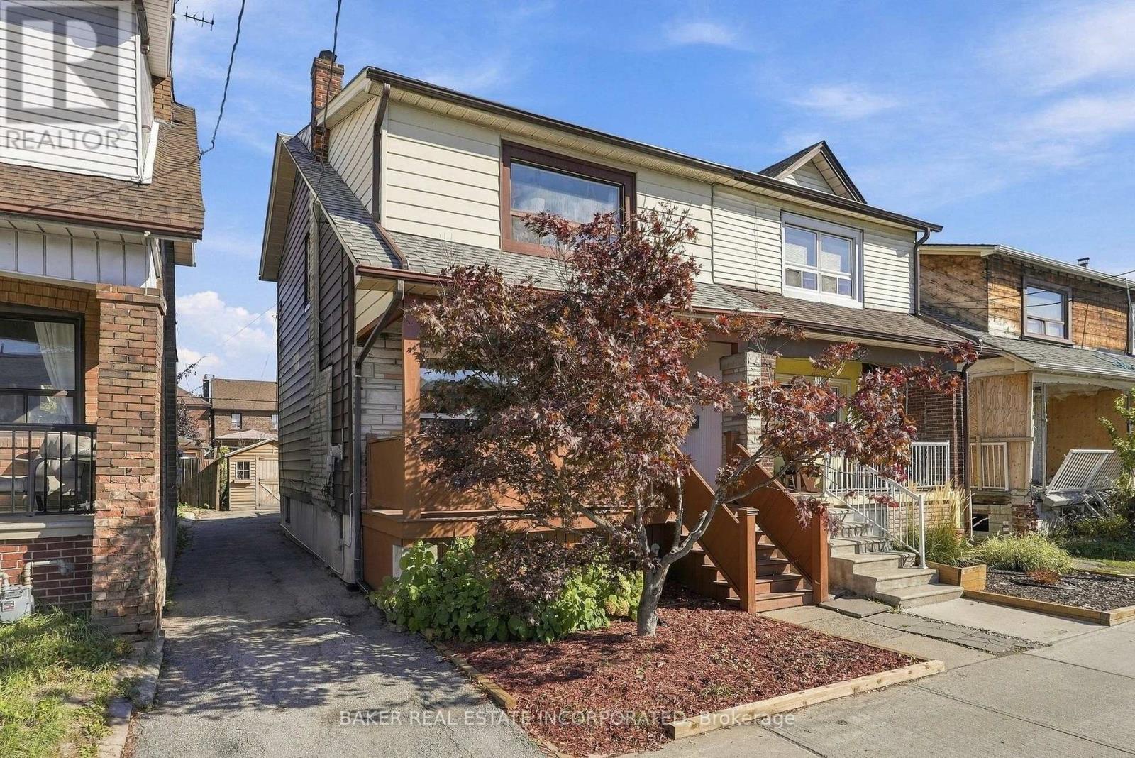 1867 Dufferin Street, Toronto, Ontario  M6E 3P5 - Photo 2 - C14103250