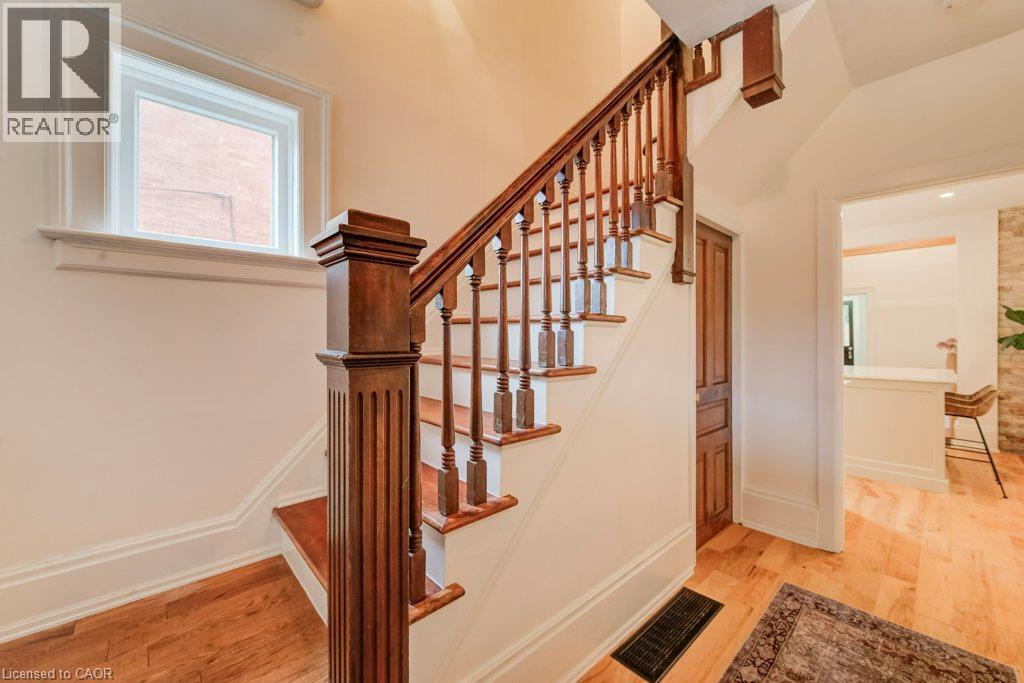 22 Whitney Place, Kitchener, Ontario  N2G 2X5 - Photo 6 - 40871816