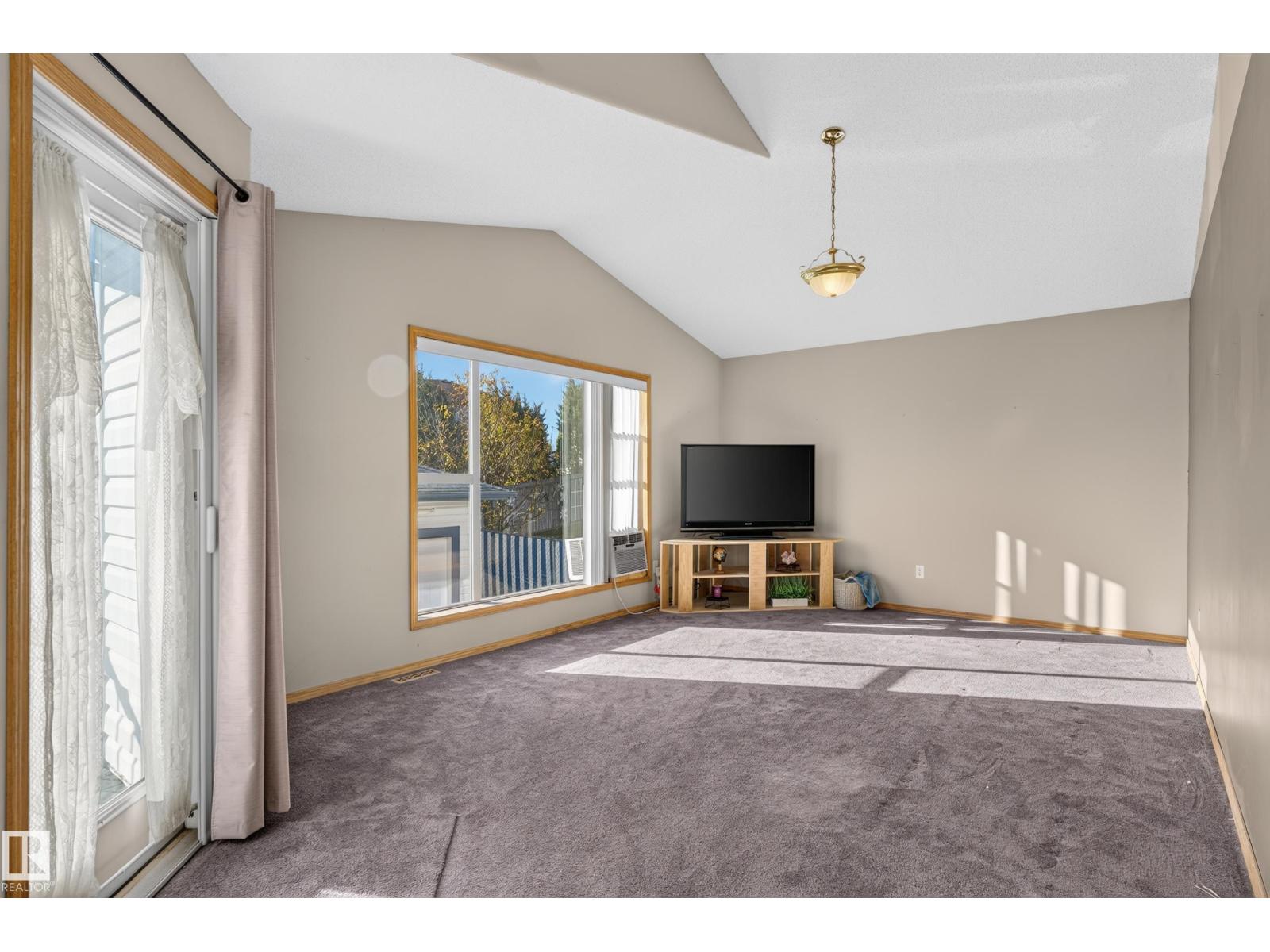 4615 151 AV NW