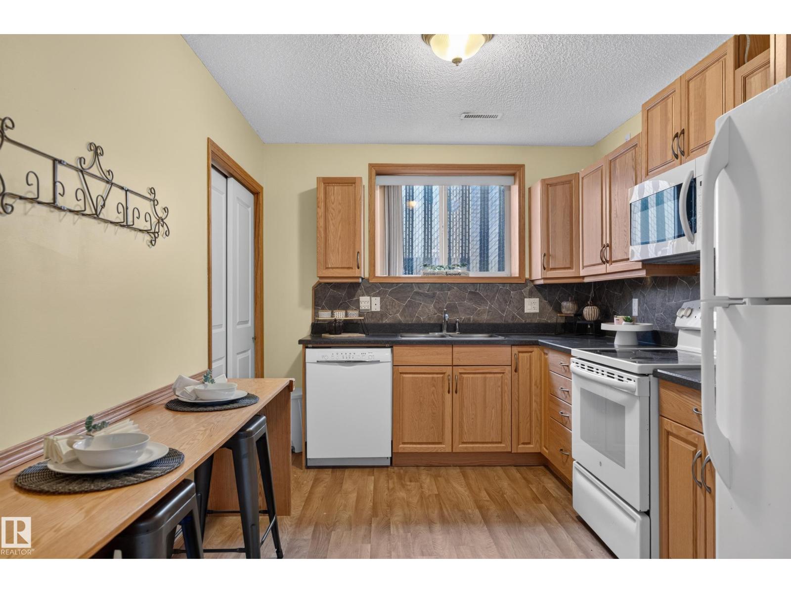 4615 151 AV NW