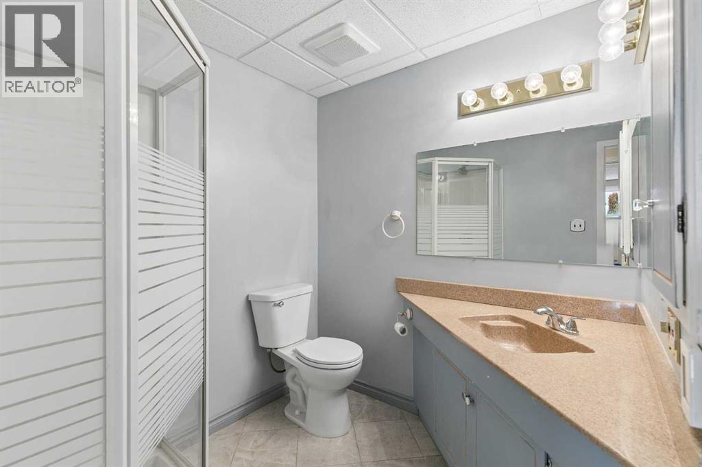 808 Stonehaven Road SW, Calgary, Alberta  T2W 0P6 - Photo 36 - A2353771