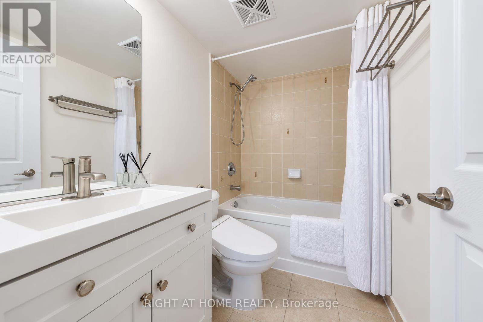 2022 - 35 Hollywood Avenue, Toronto, Ontario  M2N 0A9 - Photo 25 - C14102474