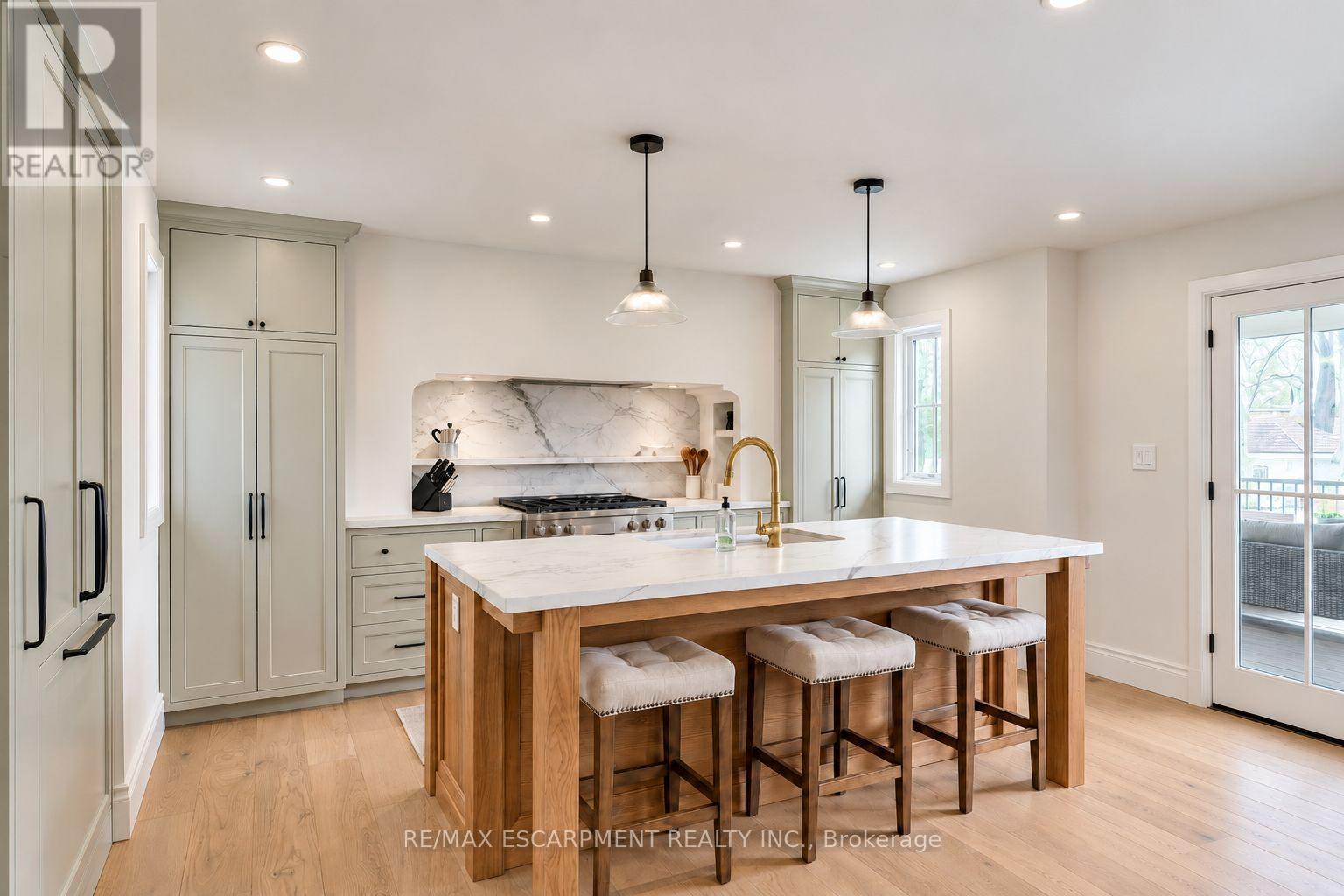 890 FOREST GLEN AVENUE, Burlington, Ontario