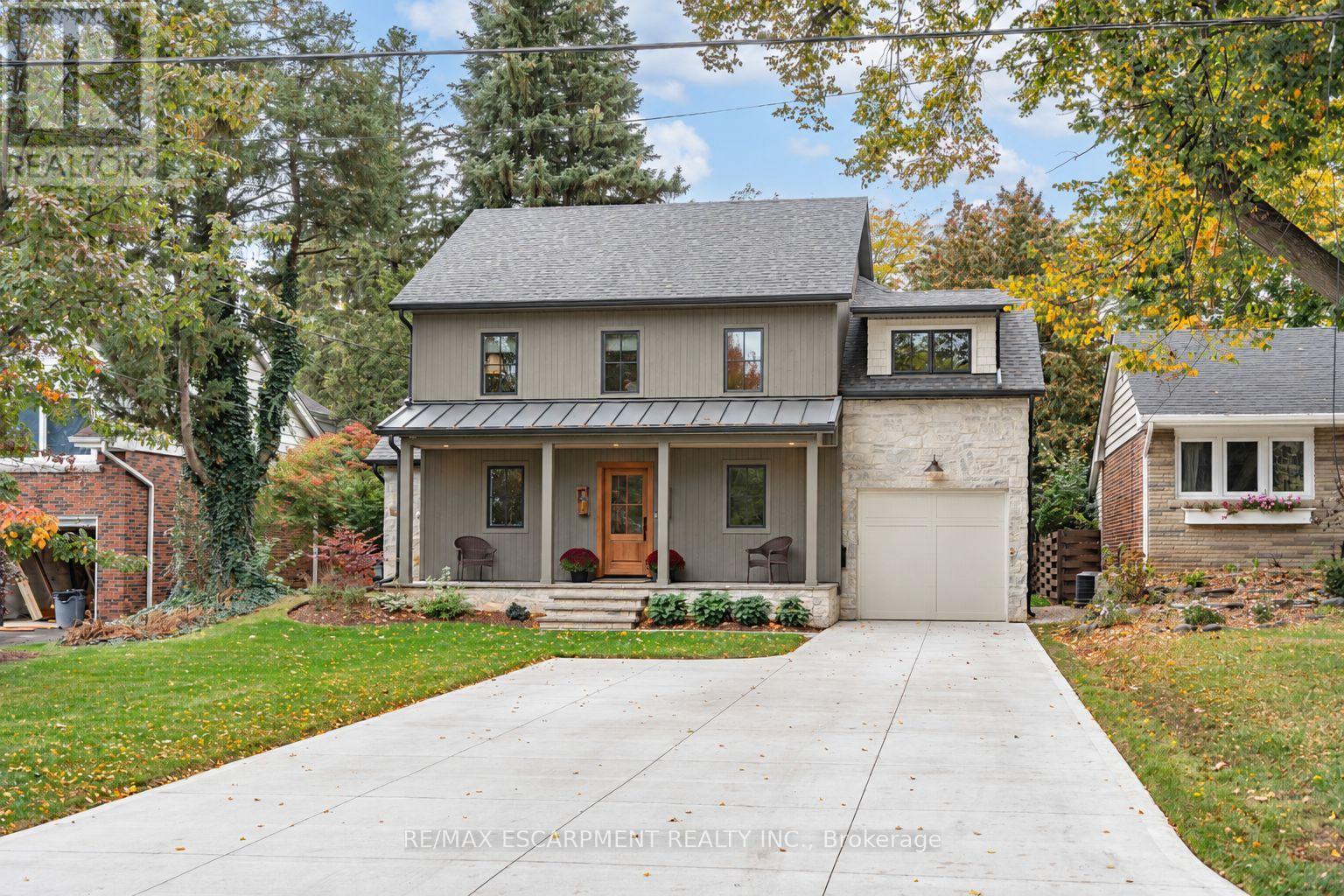 890 Forest Glen Avenue, Burlington, Ontario  L7T 2L2 - Photo 2 - W14082700