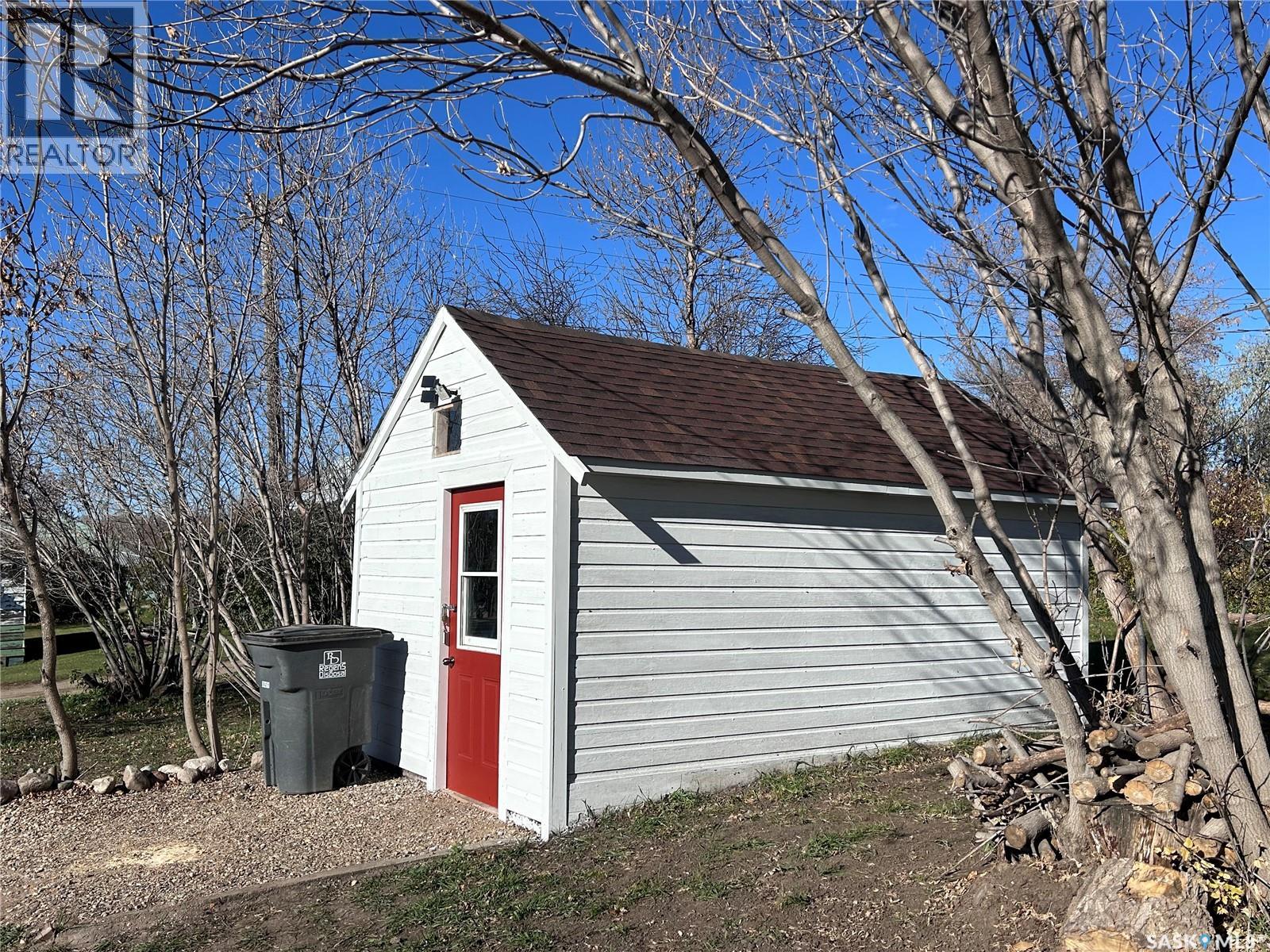315 3rd Street, Frobisher, Saskatchewan  S0C 0Y0 - Photo 45 - SK051670
