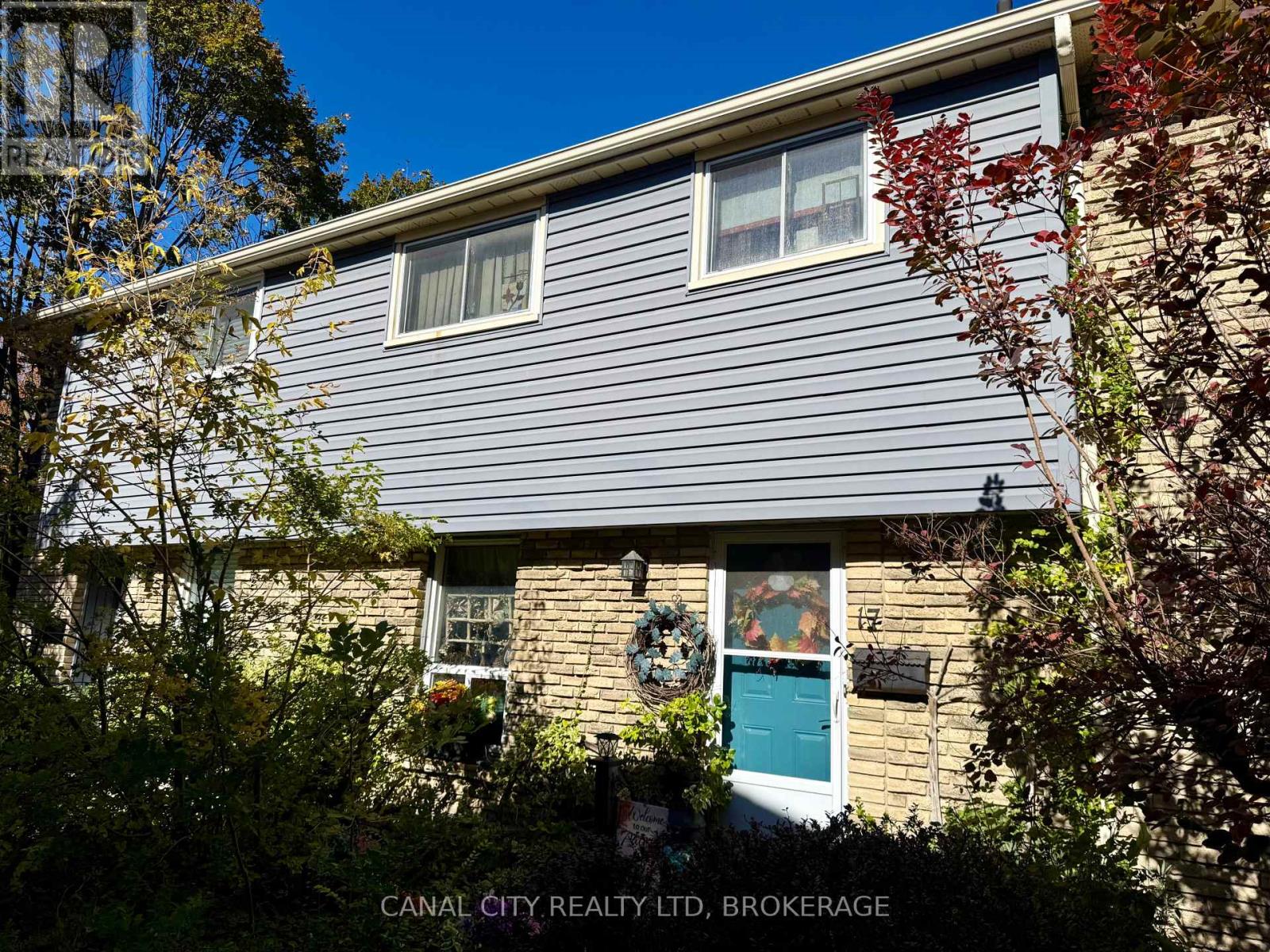 17 - 18 Barry Street, St. Catharines, Ontario  L2R 7J6 - Photo 1 - X14102866