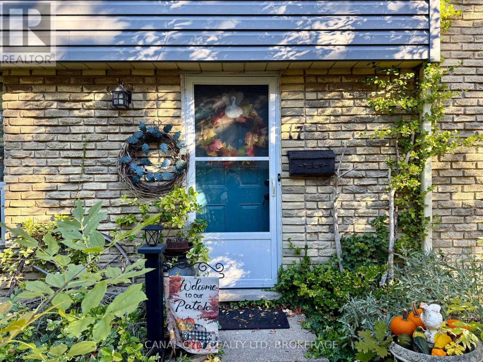 17 - 18 Barry Street, St. Catharines, Ontario  L2R 7J6 - Photo 2 - X14102866