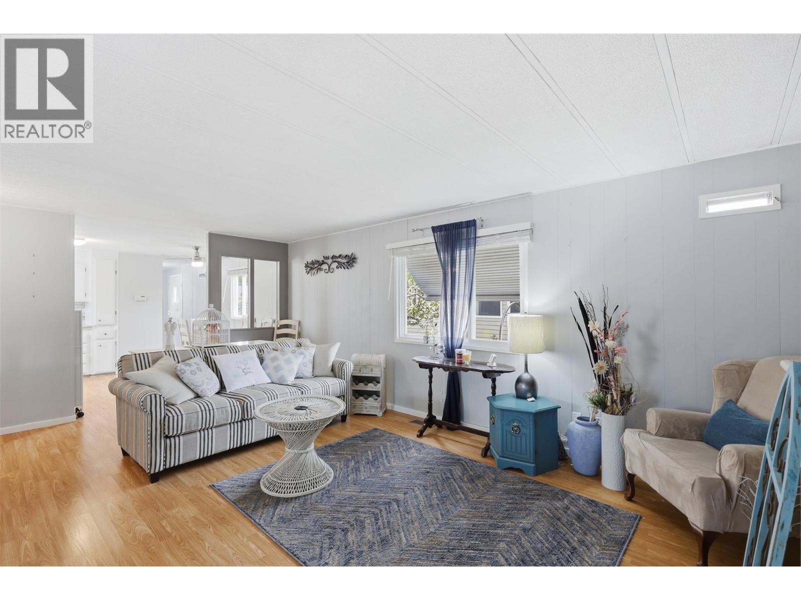 11 Mars Drive, Kamloops, British Columbia  V2B 1B3 - Photo 4 - 10385460