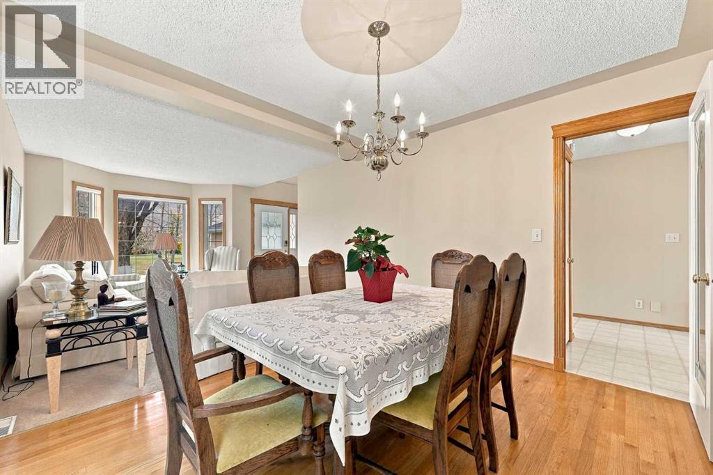 31 Hampstead Close NW, Calgary, Alberta  T3A 5H9 - Photo 12 - A2352634