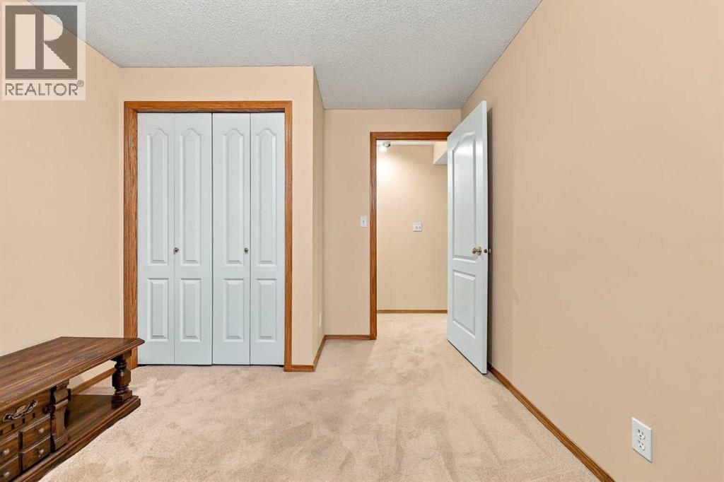 31 Hampstead Close NW, Calgary, Alberta  T3A 5H9 - Photo 38 - A2352634