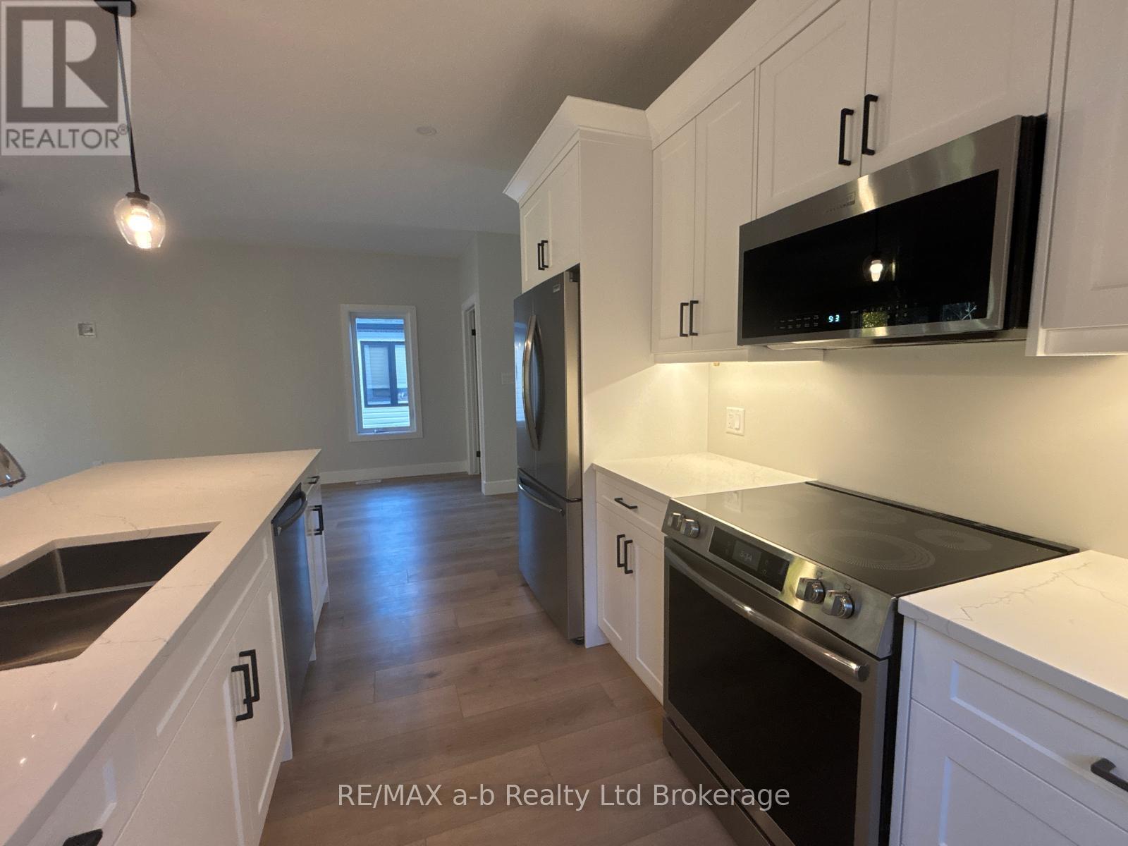 41 Cash Crescent, Ingersoll, Ontario  N5C 0E2 - Photo 8 - X14104750
