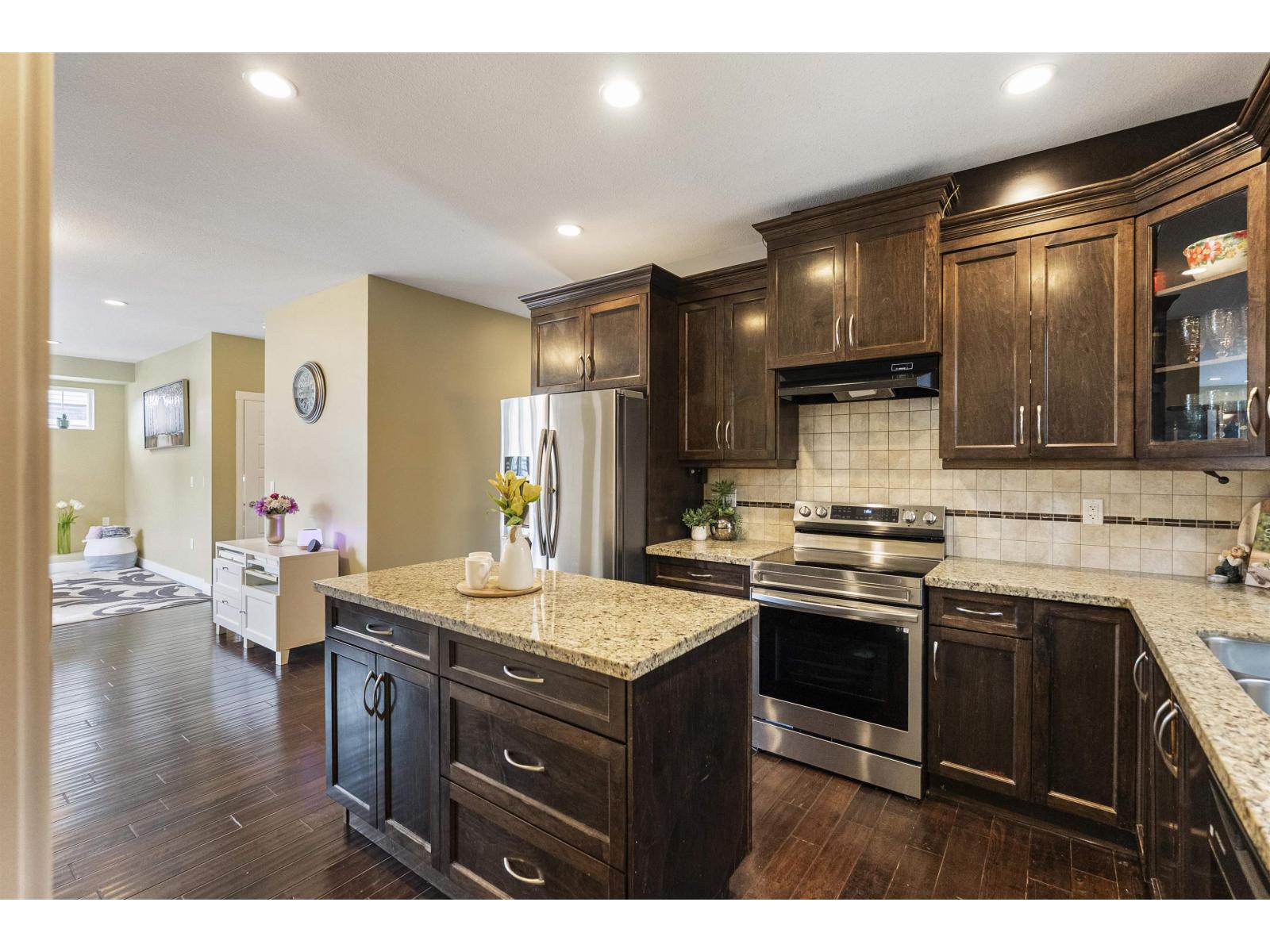 7116 195a Street, Surrey, British Columbia  V4N 5Z5 - Photo 6 - R3175803