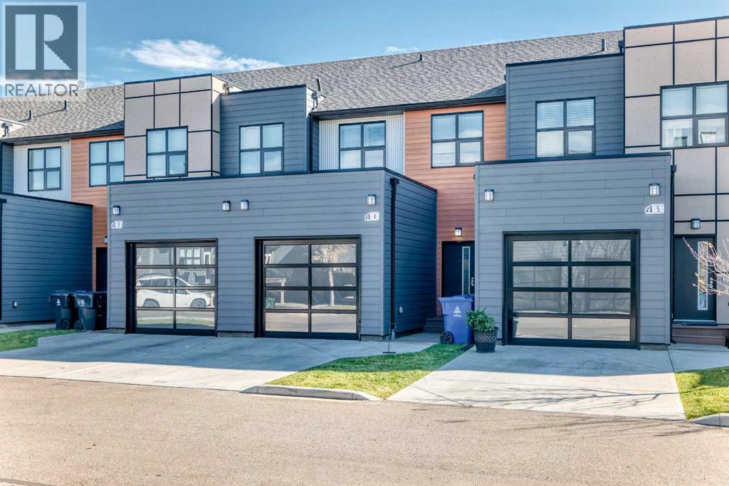 4, 69 Aquitania Circle W