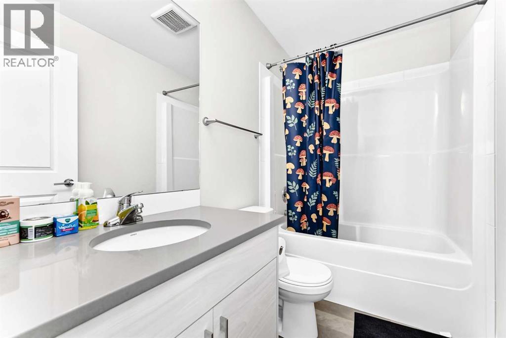 4, 69 Aquitania Circle W