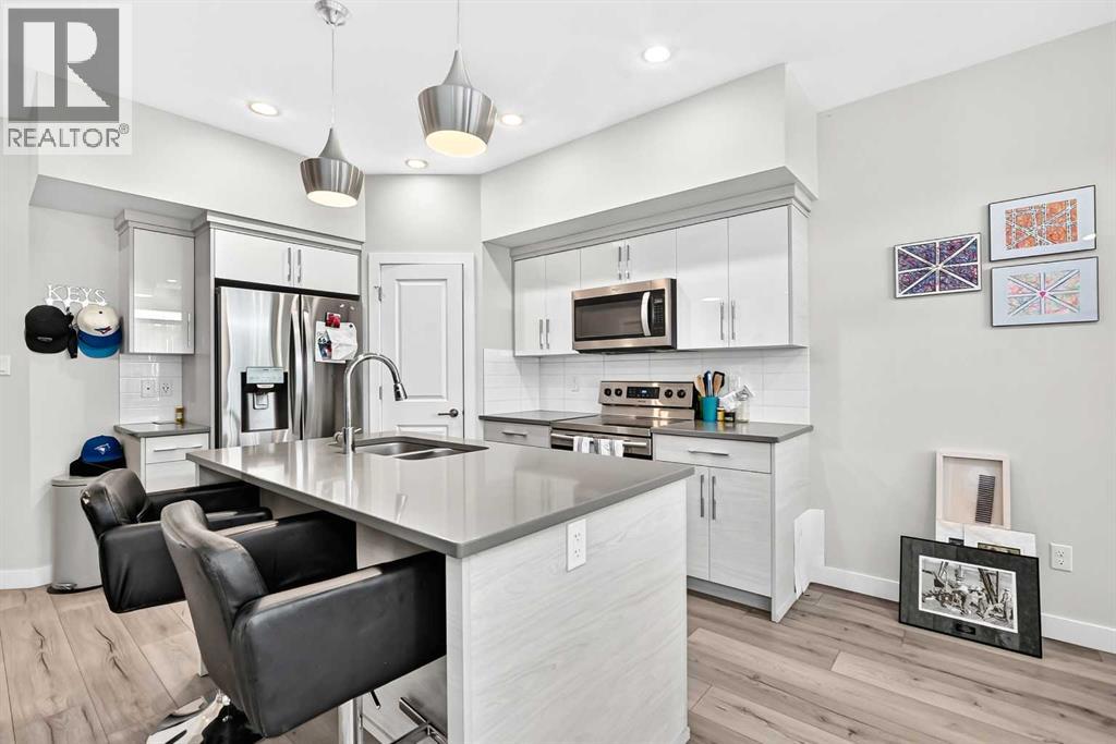 4, 69 Aquitania Circle W