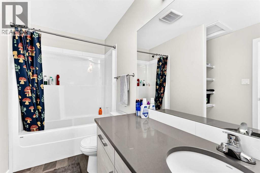 4, 69 Aquitania Circle W
