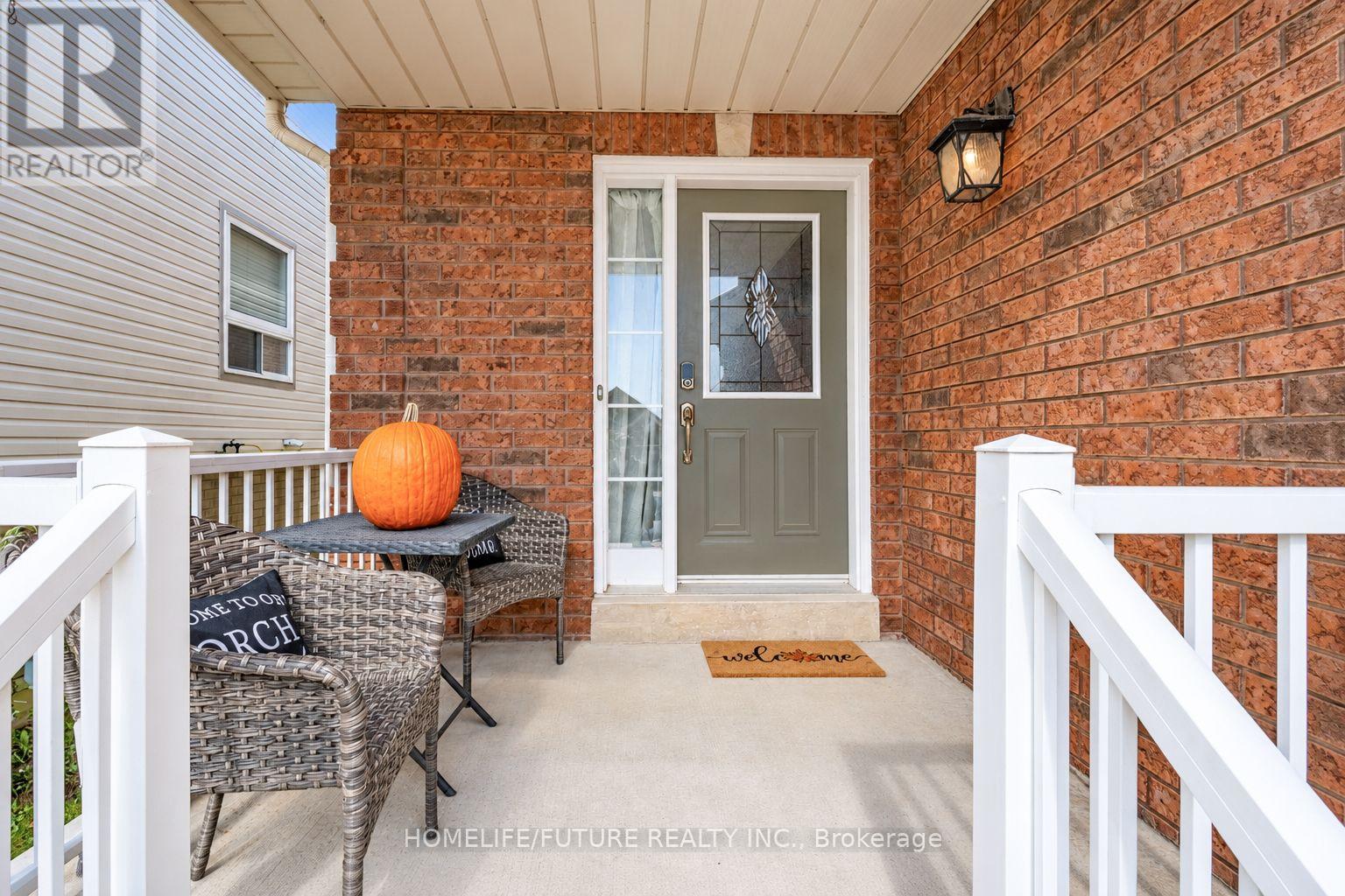 28 Montague Avenue, Clarington (Courtice), Ontario  L1E 3H5 - Photo 3 - E14104756