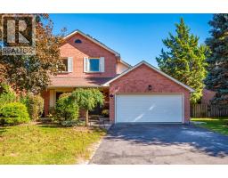 10 HANDORF DRIVE, Cambridge, Ontario