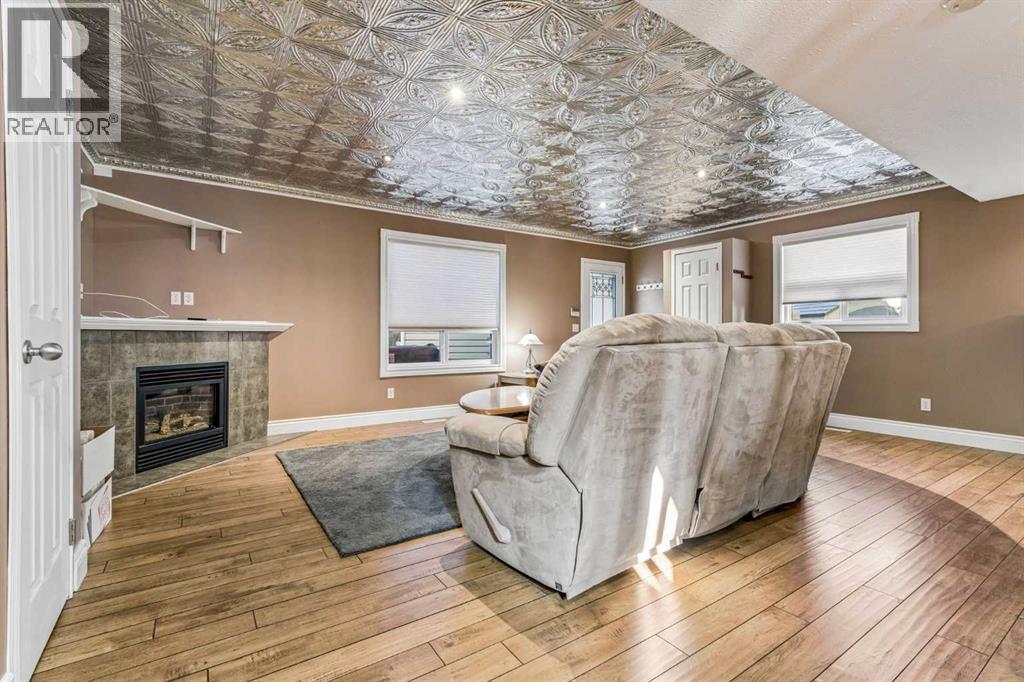 574 Evermeadow Road SW, Calgary, Alberta  T2Y 4W9 - Photo 15 - A2353167