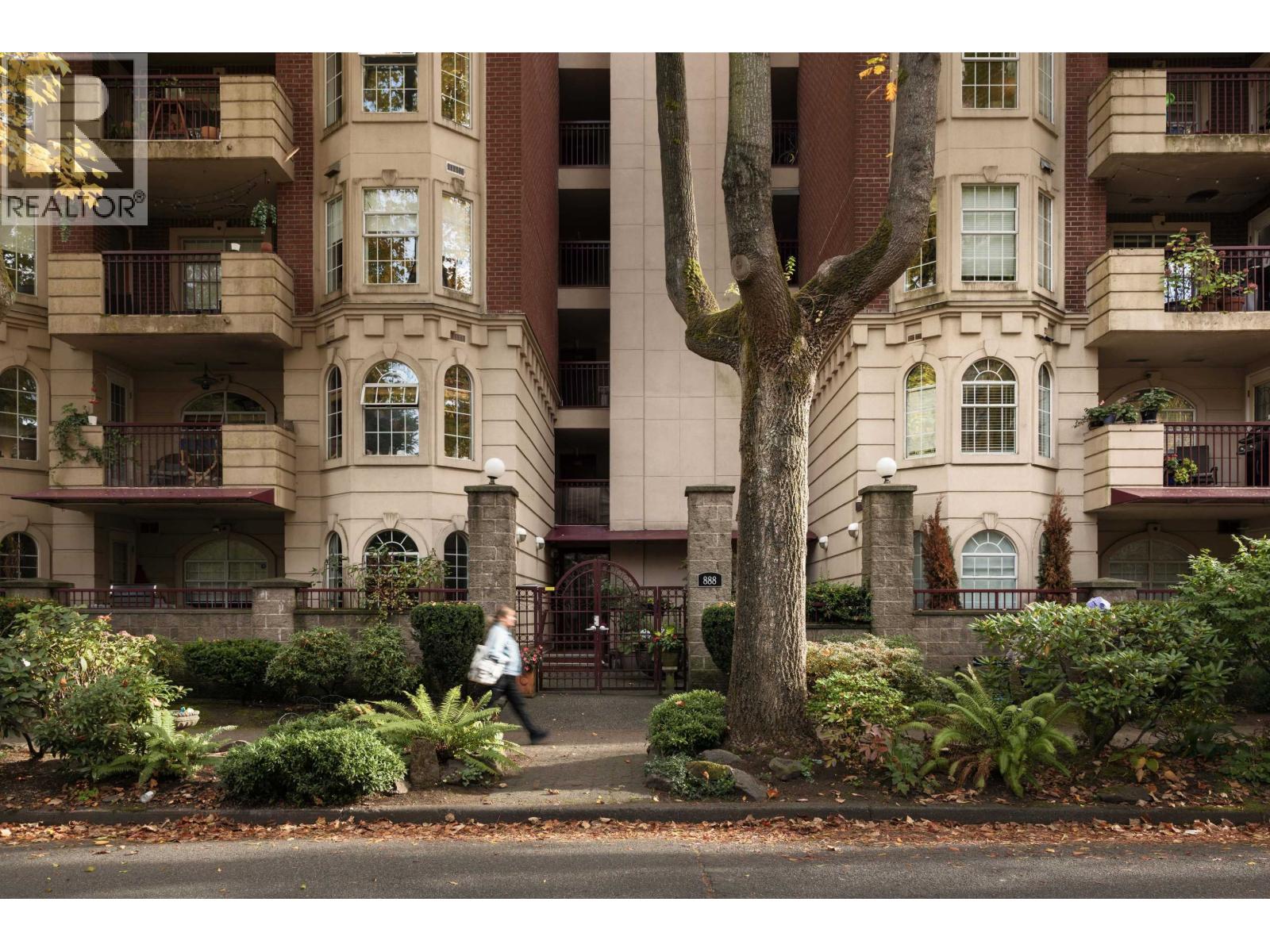 603 888 BUTE STREET, Vancouver, British Columbia