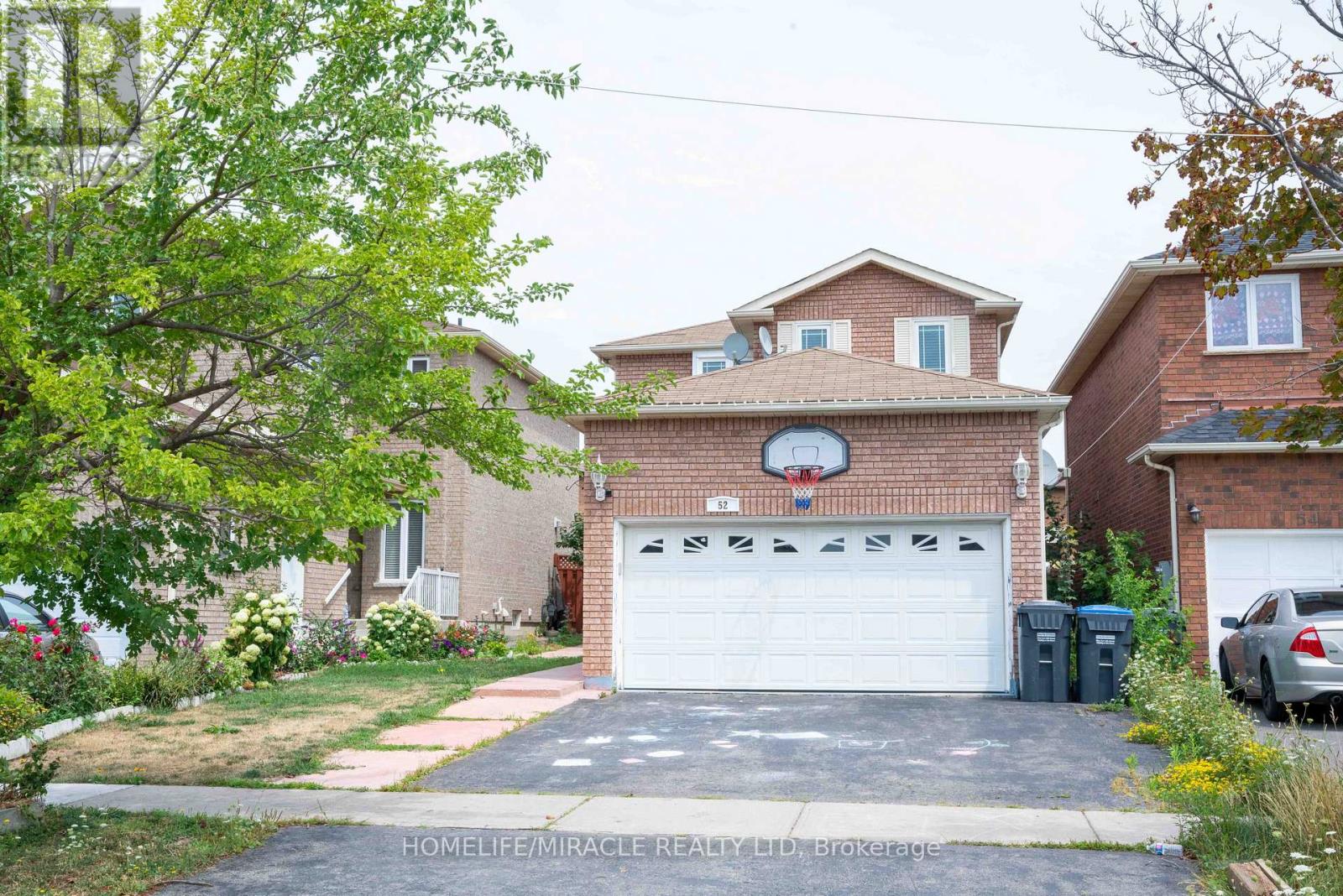 52 CREDITSTONE ROAD, Brampton, Ontario