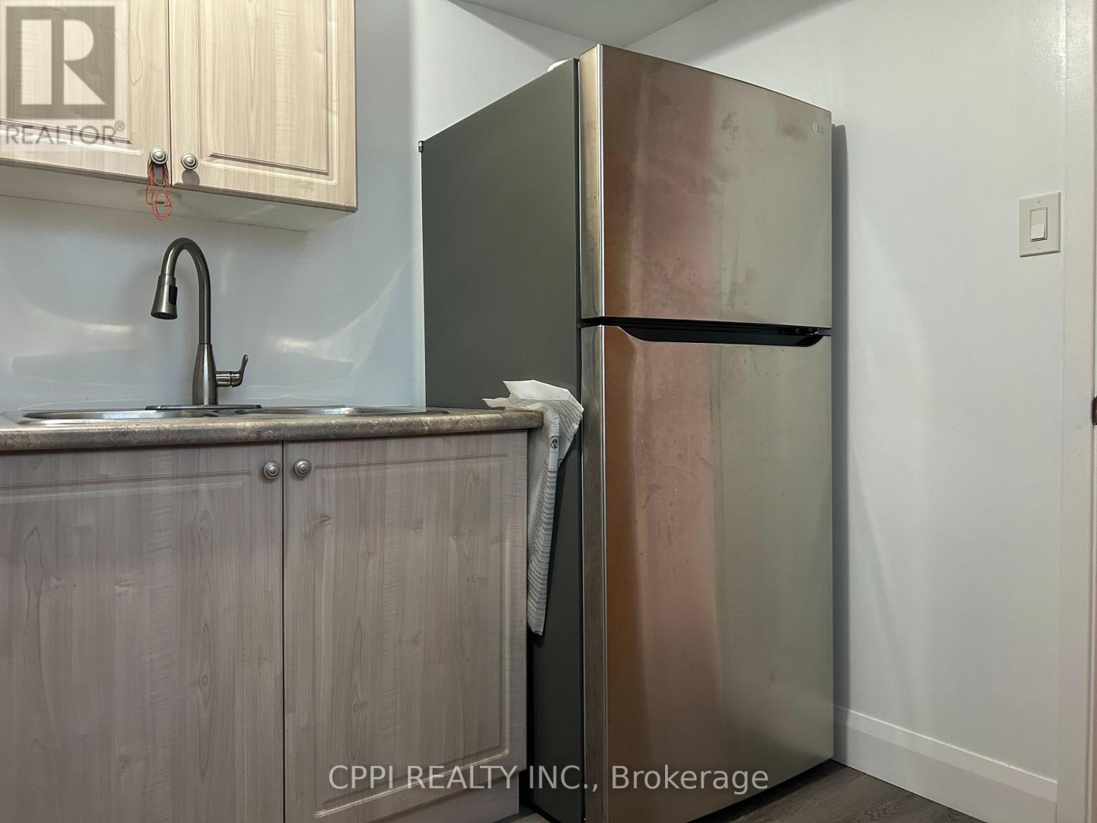 Main - 10 Pettibone Square, Toronto, Ontario  M1W 2J2 - Photo 2 - E13747586