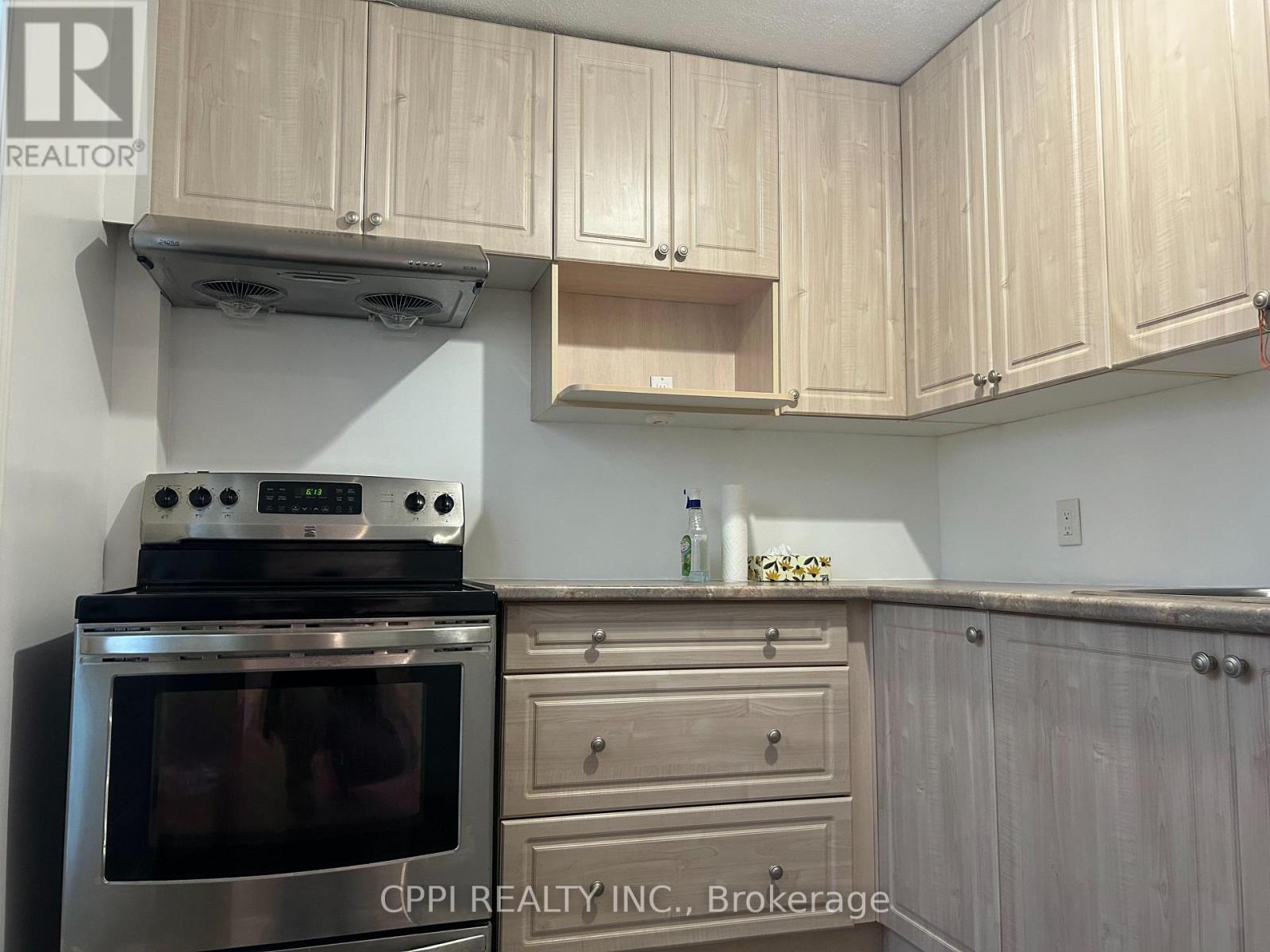 MAIN - 10 PETTIBONE SQUARE, Toronto, Ontario