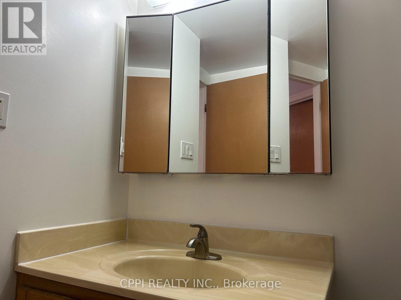 Main - 10 Pettibone Square, Toronto, Ontario  M1W 2J2 - Photo 5 - E13747586