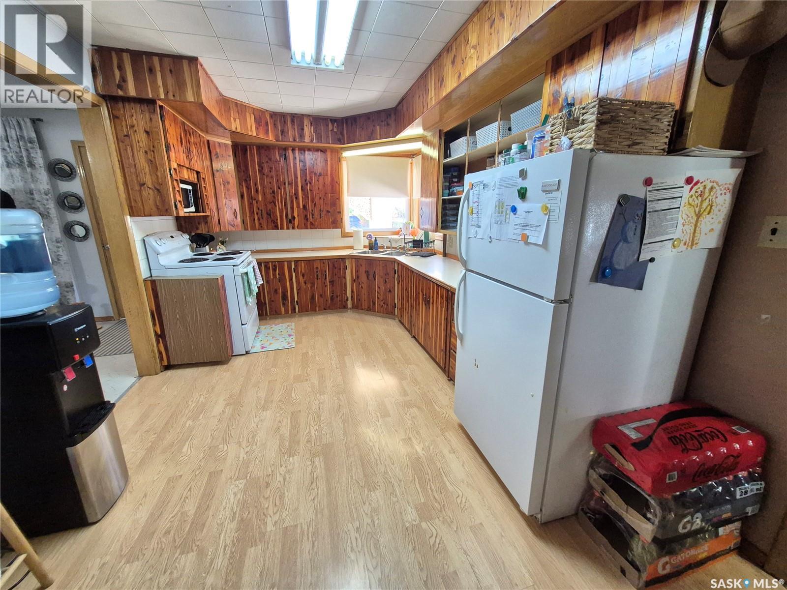 517 Bertrand Avenue, Radville, Saskatchewan  S0C 2G0 - Photo 10 - SK051701